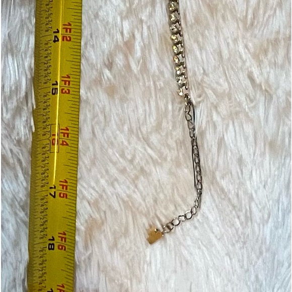 Classy & Beautiful Nine West Diamond like rhinestone choker necklace - Picture 8 of 8